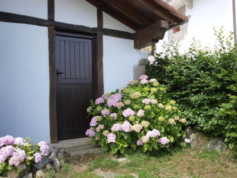 casa-rural-labetxea-baraibar-aralar-navarra-Puerta del trastero.JPG